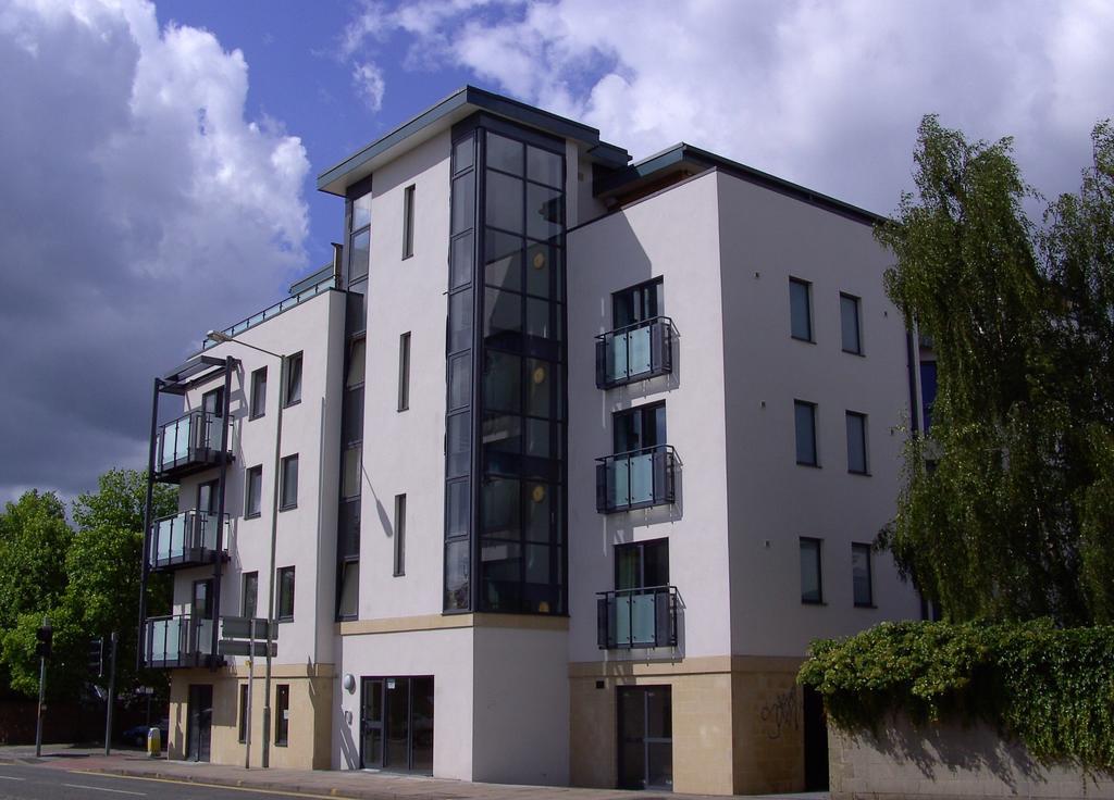 Cheltenham Plaza Apartments Ashchurch Εξωτερικό φωτογραφία