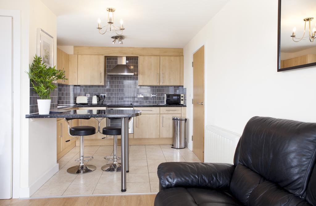 Cheltenham Plaza Apartments Ashchurch Εξωτερικό φωτογραφία