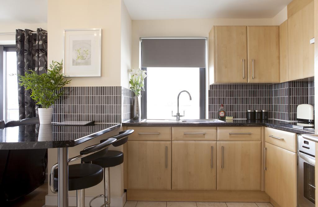 Cheltenham Plaza Apartments Ashchurch Εξωτερικό φωτογραφία