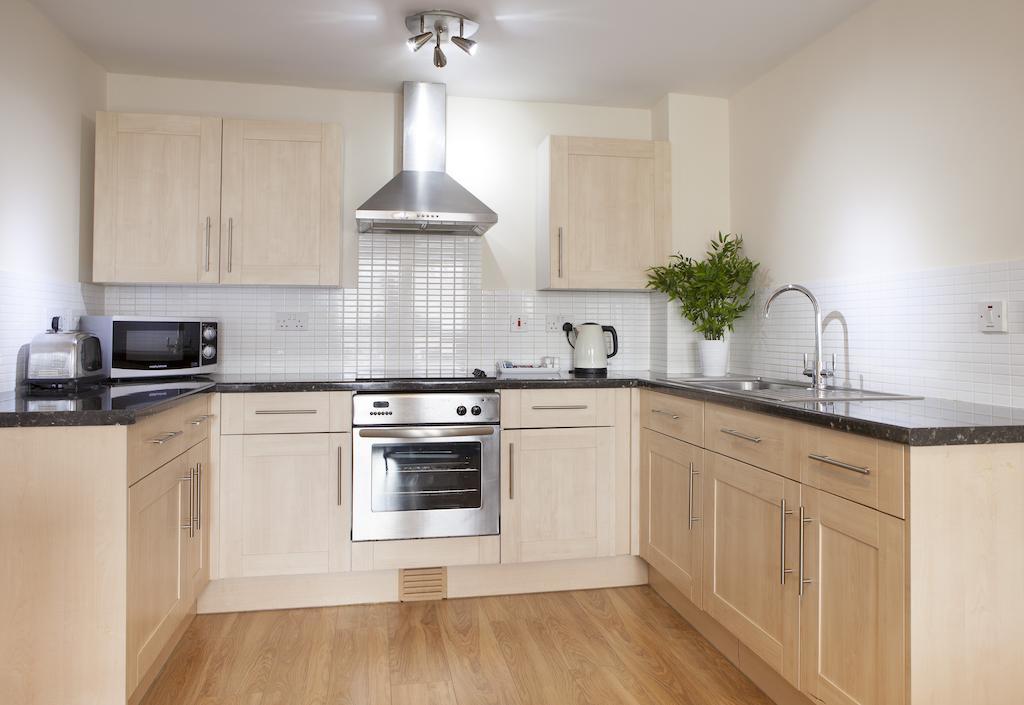 Cheltenham Plaza Apartments Ashchurch Εξωτερικό φωτογραφία