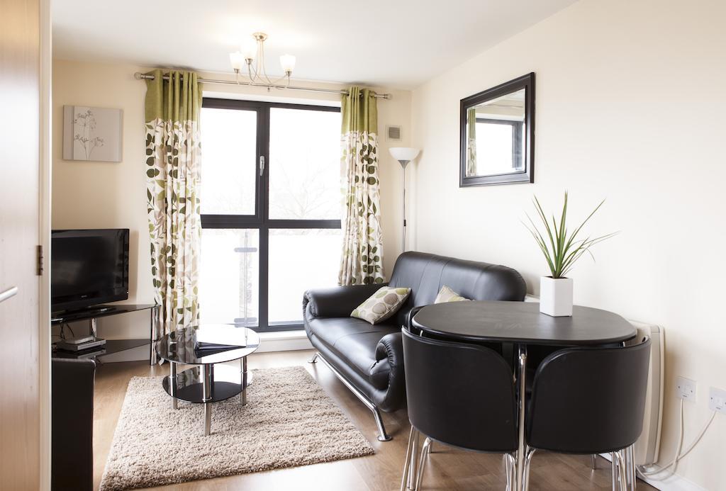 Cheltenham Plaza Apartments Ashchurch Εξωτερικό φωτογραφία