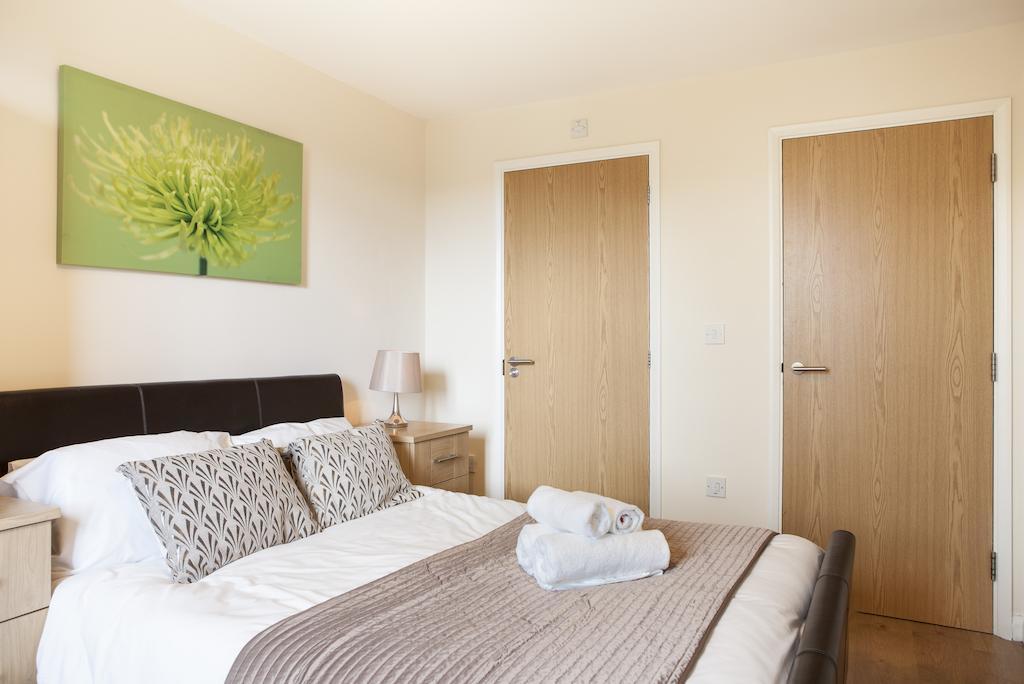 Cheltenham Plaza Apartments Ashchurch Εξωτερικό φωτογραφία