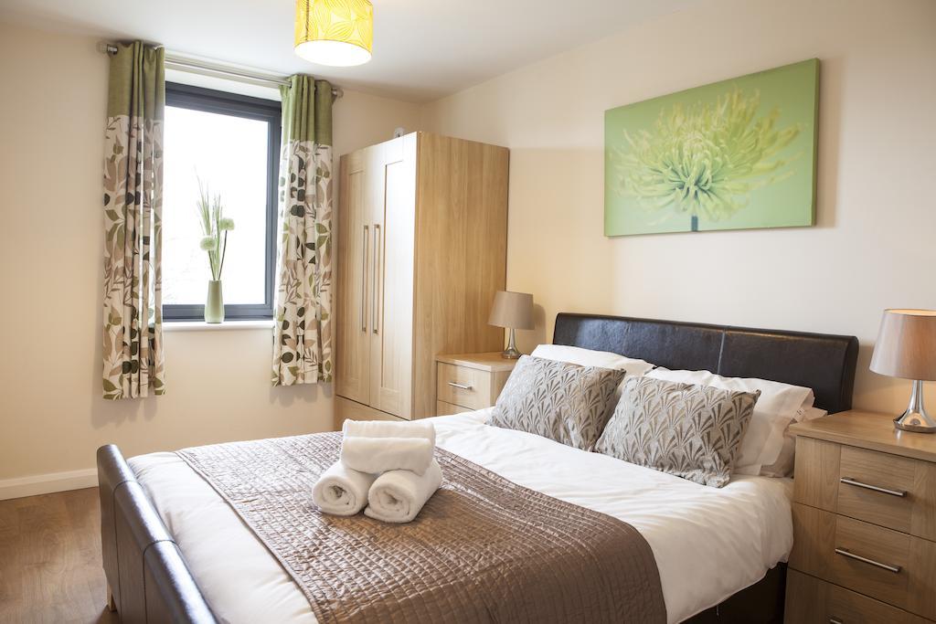 Cheltenham Plaza Apartments Ashchurch Εξωτερικό φωτογραφία