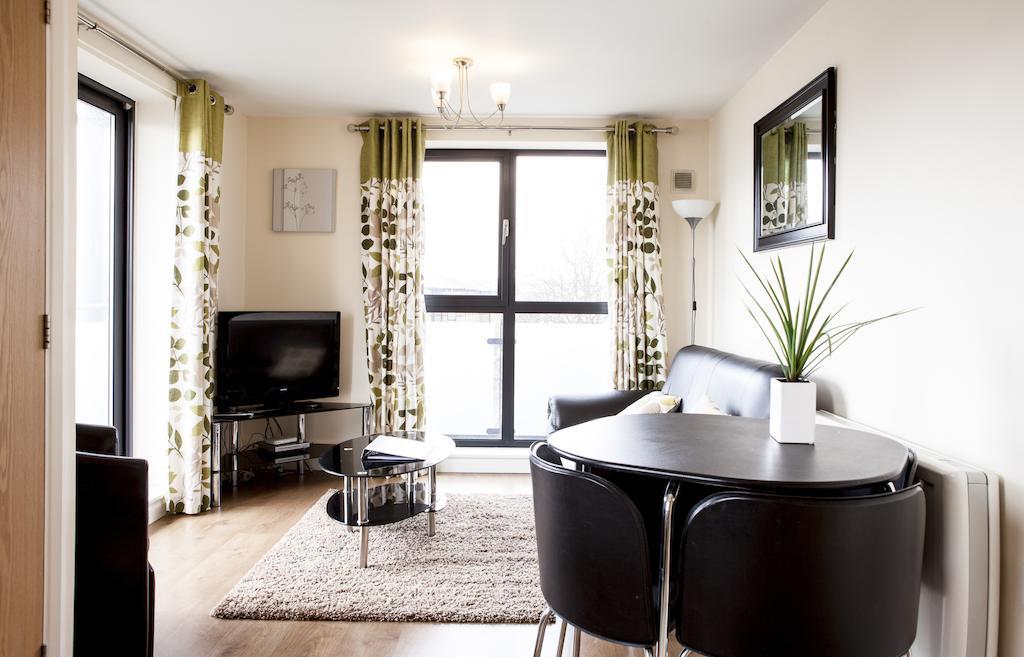 Cheltenham Plaza Apartments Ashchurch Εξωτερικό φωτογραφία