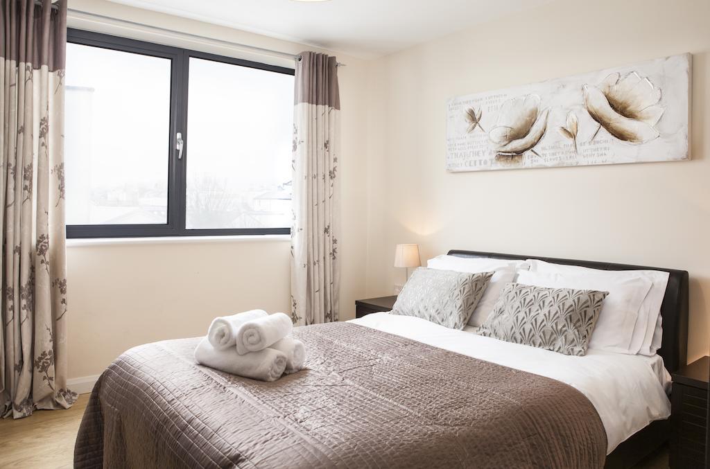 Cheltenham Plaza Apartments Ashchurch Εξωτερικό φωτογραφία